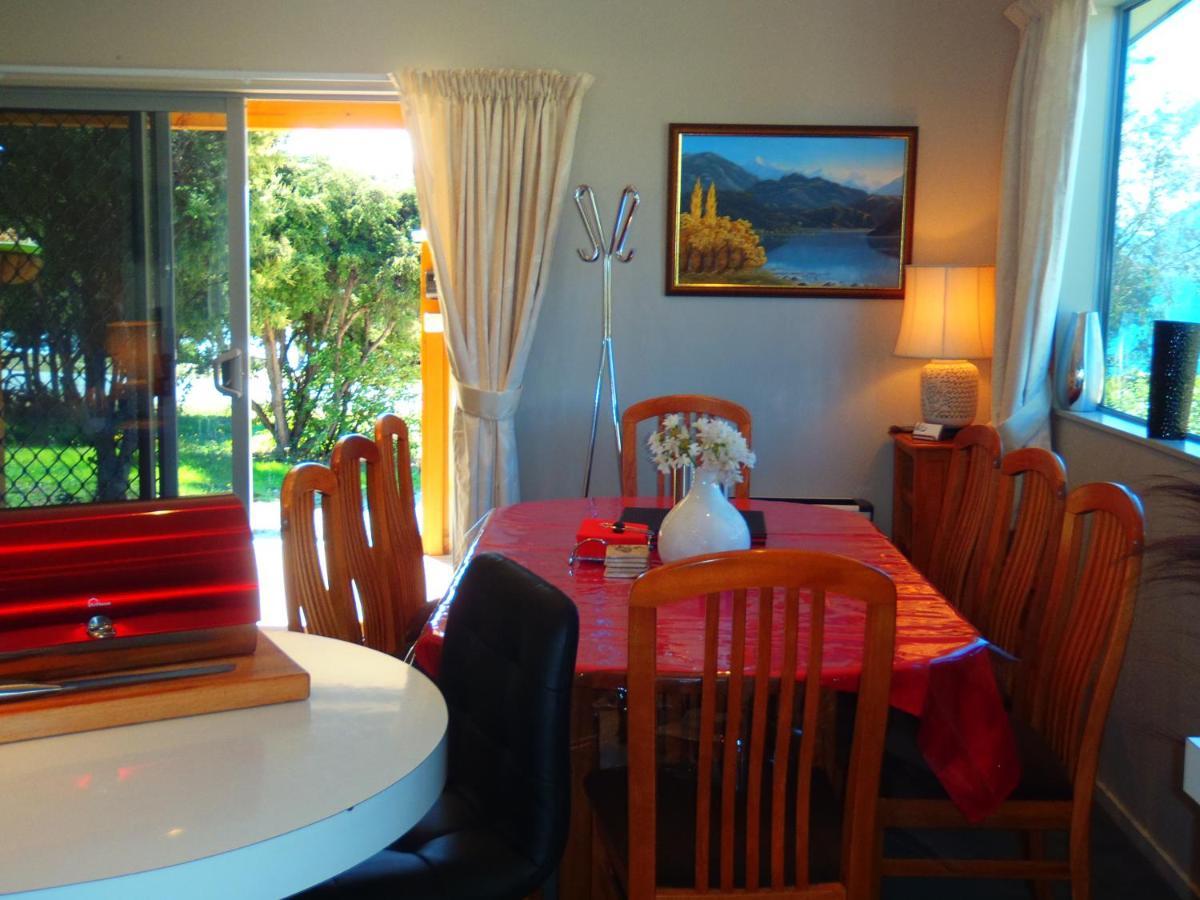 Lakefront Fantail Cottage Lake Hawea, Wanaka Zewnętrze zdjęcie
