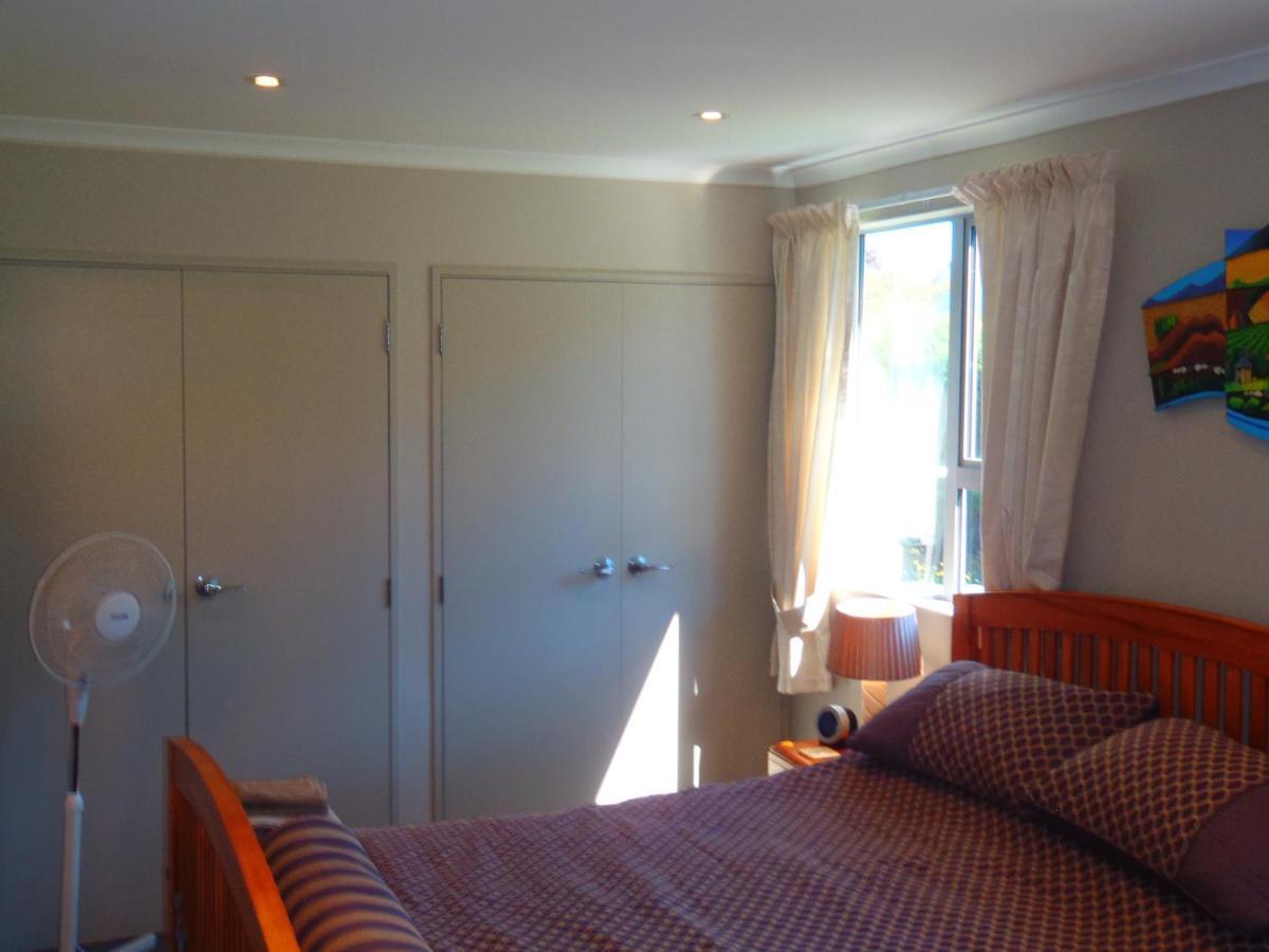 Lakefront Fantail Cottage Lake Hawea, Wanaka Zewnętrze zdjęcie