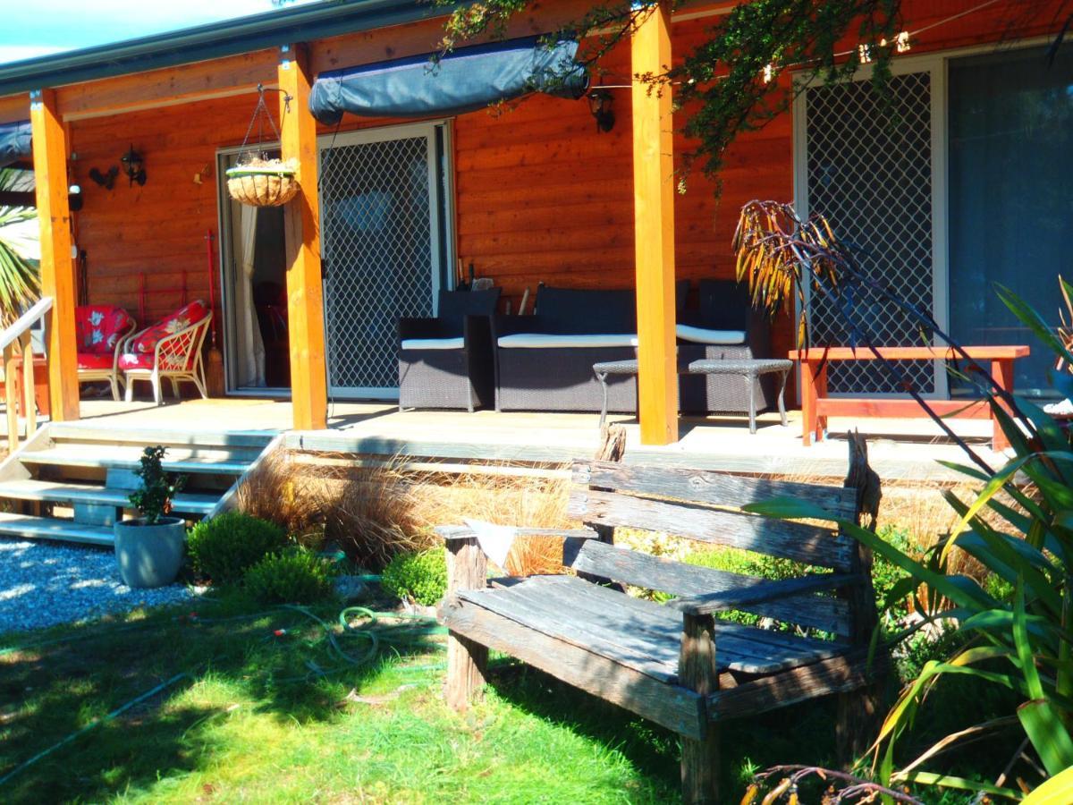 Lakefront Fantail Cottage Lake Hawea, Wanaka Zewnętrze zdjęcie